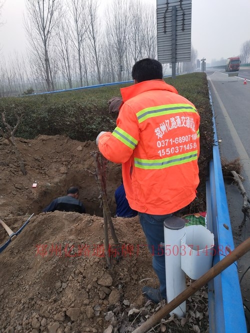 杭州杭州高速公路标志牌基础施工案例